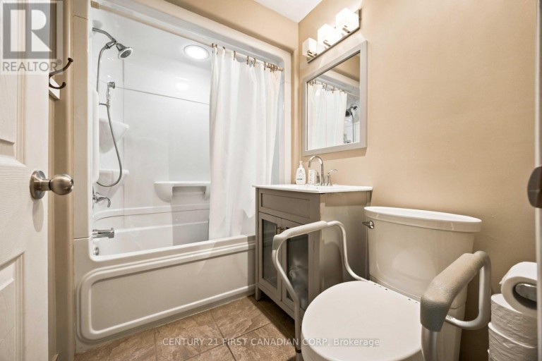 1027 LONDON ROAD, Sarnia, Ontario, N7S1N9