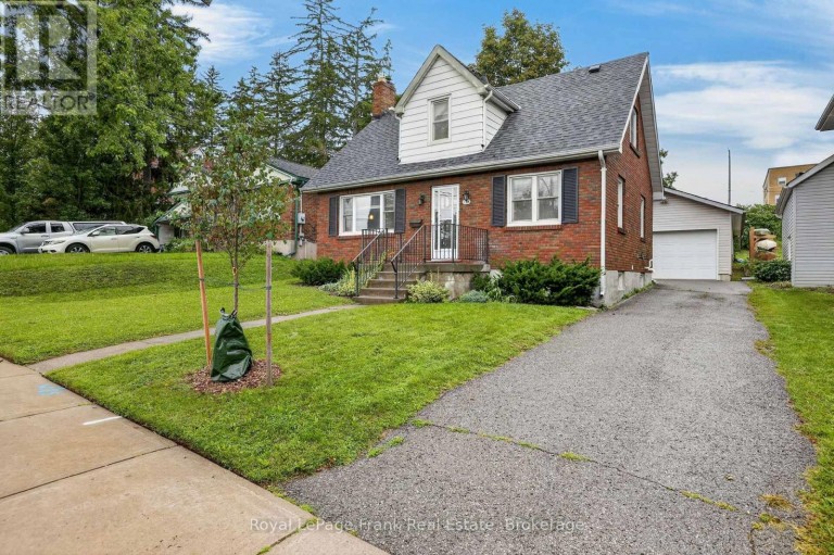 174 SOPHIA STREET, Peterborough (Ashburnham Ward 4), Ontario, K9H1E5