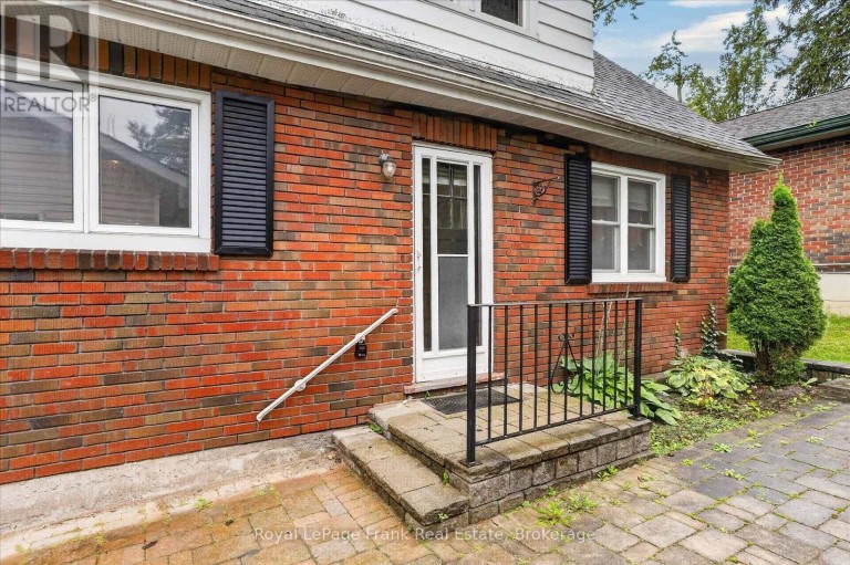 174 SOPHIA STREET, Peterborough (Ashburnham Ward 4), Ontario, K9H1E5