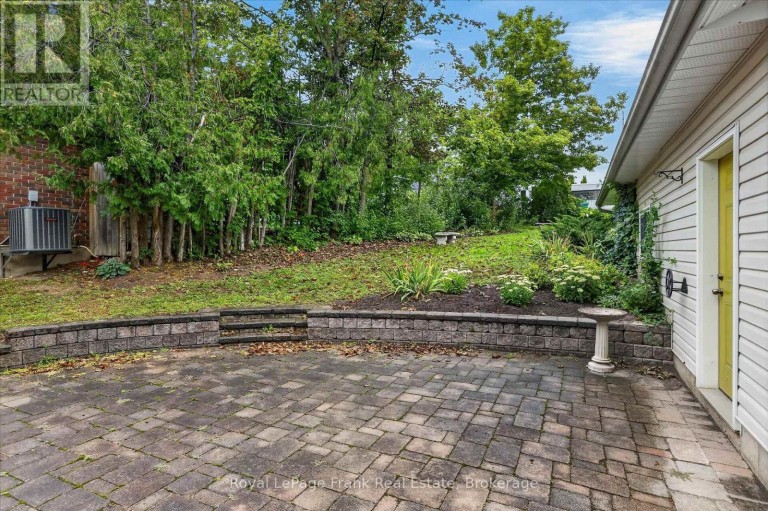 174 SOPHIA STREET, Peterborough (Ashburnham Ward 4), Ontario, K9H1E5