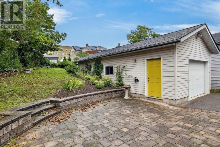 174 SOPHIA STREET, Peterborough (Ashburnham Ward 4), Ontario, K9H1E5