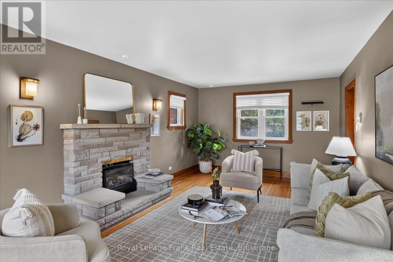 174 SOPHIA STREET, Peterborough (Ashburnham Ward 4), Ontario, K9H1E5