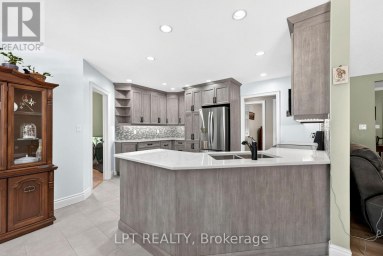 10011 JENNA ROAD Lambton Shores (Grand Bend) Ontario photo 12
