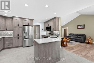10011 JENNA ROAD Lambton Shores (Grand Bend) Ontario photo 13