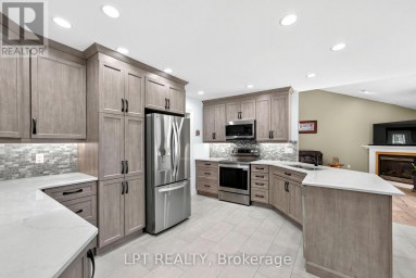 10011 JENNA ROAD Lambton Shores (Grand Bend) Ontario photo 15