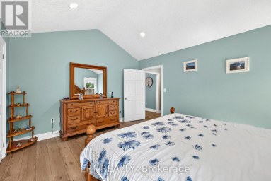 10011 JENNA ROAD Lambton Shores (Grand Bend) Ontario photo 25