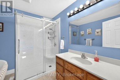 10011 JENNA ROAD Lambton Shores (Grand Bend) Ontario photo 26