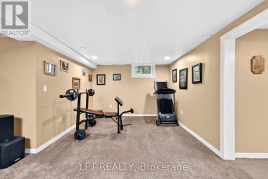 10011 JENNA ROAD Lambton Shores (Grand Bend) Ontario photo 33