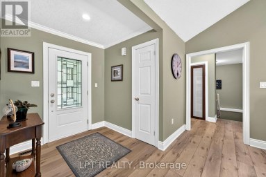 10011 JENNA ROAD Lambton Shores (Grand Bend) Ontario photo 7