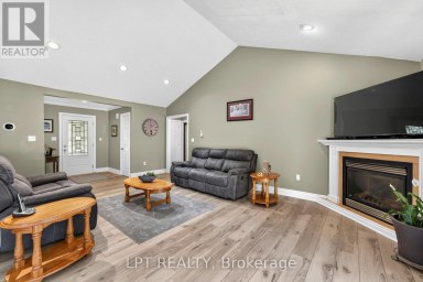 10011 JENNA ROAD Lambton Shores (Grand Bend) Ontario photo 9