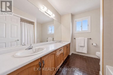 51 SANDERSON CRESCENT Richmond Hill (North Richvale) Ontario photo 15