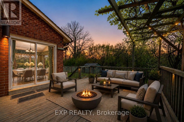 51 SANDERSON CRESCENT, Richmond Hill (North Richvale), Ontario, L4C5L5