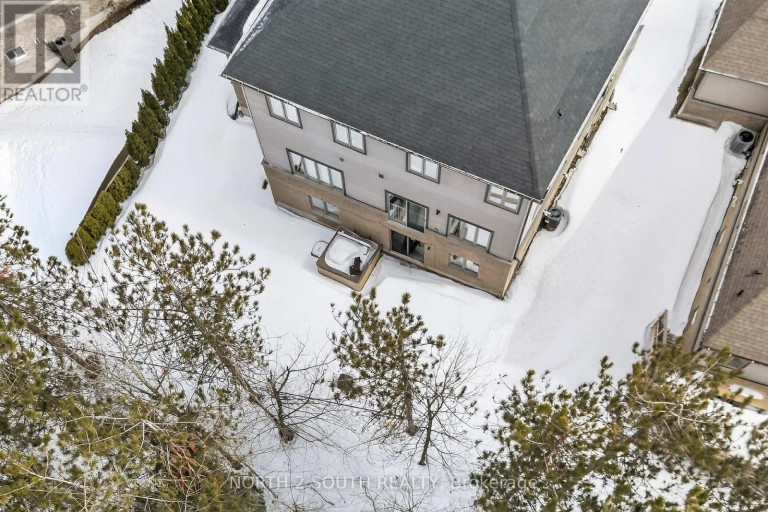 4 BOVILLE COURT, Oro-Medonte (Horseshoe Valley), Ontario, L0L2L0