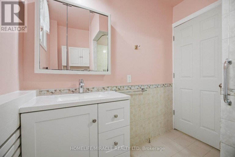 25 HOPE AVENUE, Hamilton (Crown Point), Ontario, L8H2E1