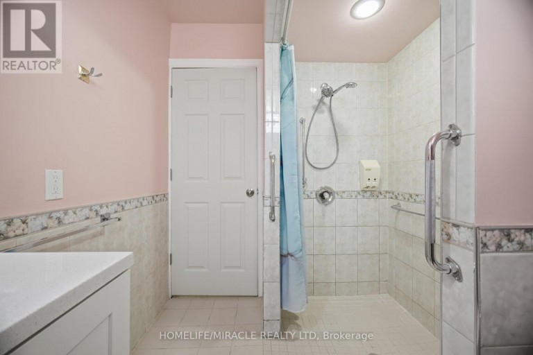 25 HOPE AVENUE, Hamilton (Crown Point), Ontario, L8H2E1