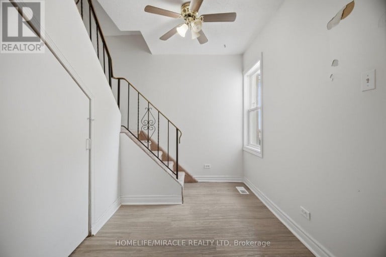 25 HOPE AVENUE, Hamilton (Crown Point), Ontario, L8H2E1