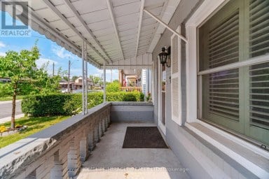 25 HOPE AVENUE Hamilton (Crown Point) Ontario photo 3