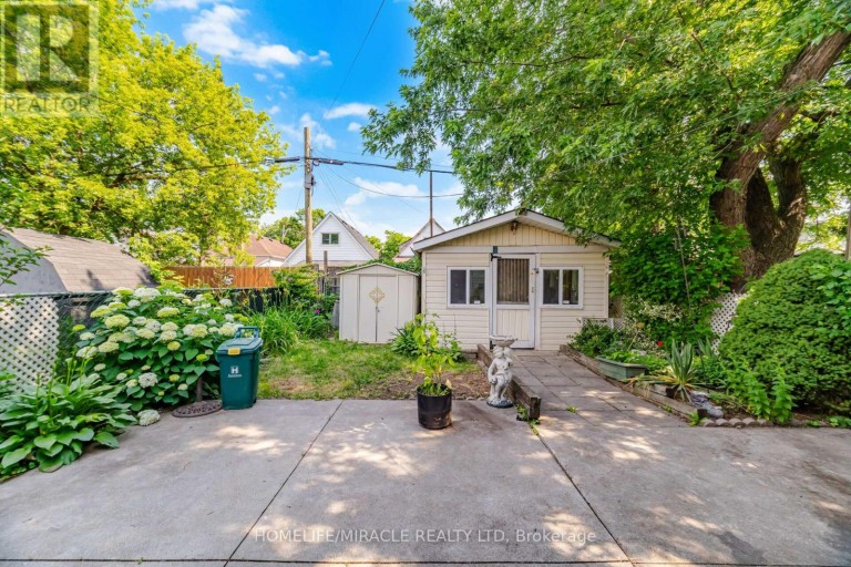 25 HOPE AVENUE, Hamilton (Crown Point), Ontario, L8H2E1