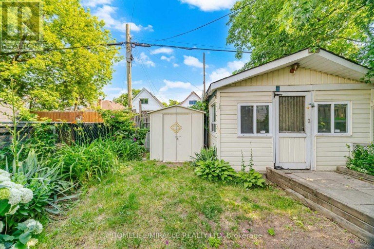 25 HOPE AVENUE, Hamilton (Crown Point), Ontario, L8H2E1