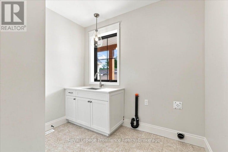 1567 CLEARVIEW ROAD, Centre Hastings, Ontario, K0K2Y0