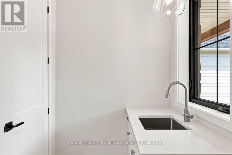 1567 CLEARVIEW ROAD, Centre Hastings, Ontario, K0K2Y0