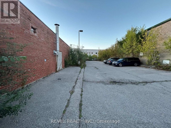 78 BOND STREET W, Oshawa (O'Neill), Ontario, L1G1A5