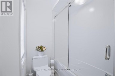 243 FERRAGINE CRESCENT Bradford West Gwillimbury (Bradford) Ontario photo 31