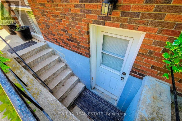 1 VERA COURT, Hamilton (Corman), Ontario, L8K4G7