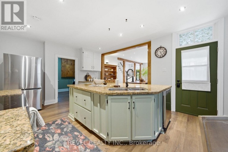 52 CAMBRIDGE STREET N, Kawartha Lakes (Lindsay), Ontario, K9V4C7