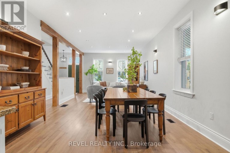 52 CAMBRIDGE STREET N, Kawartha Lakes (Lindsay), Ontario, K9V4C7