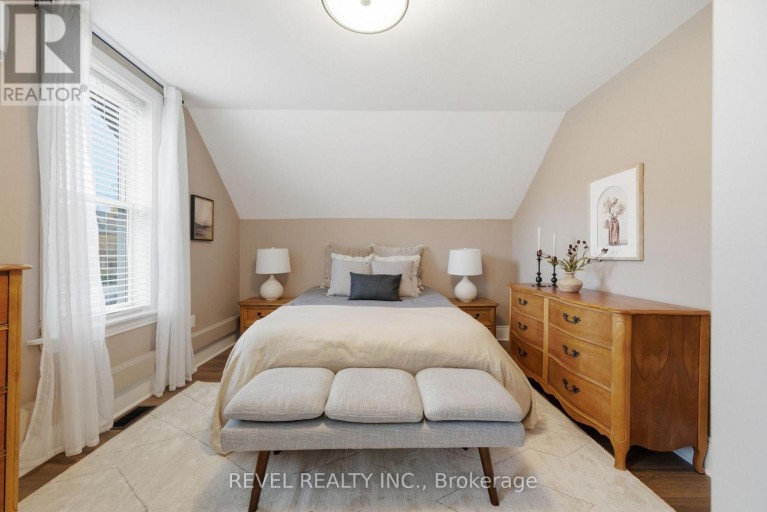 52 CAMBRIDGE STREET N, Kawartha Lakes (Lindsay), Ontario, K9V4C7