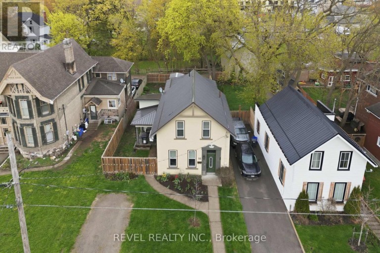 52 CAMBRIDGE STREET N, Kawartha Lakes (Lindsay), Ontario, K9V4C7