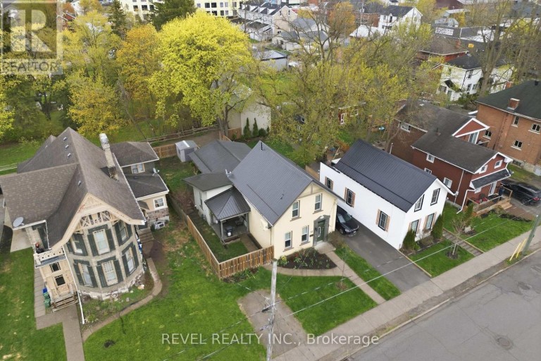 52 CAMBRIDGE STREET N, Kawartha Lakes (Lindsay), Ontario, K9V4C7