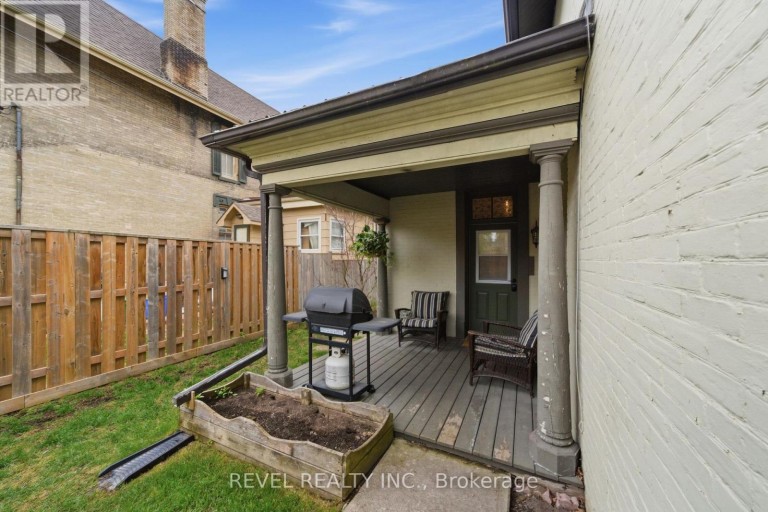 52 CAMBRIDGE STREET N, Kawartha Lakes (Lindsay), Ontario, K9V4C7