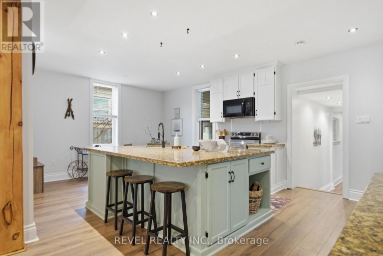 52 CAMBRIDGE STREET N, Kawartha Lakes (Lindsay), Ontario, K9V4C7