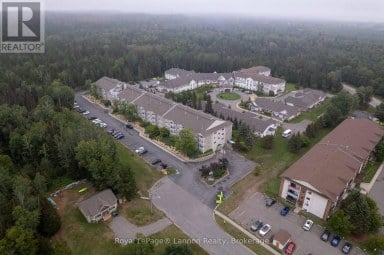 303 - 500 TOLEDO STREET Thunder Bay (Shuniah) Ontario photo 2
