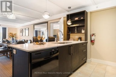 6210/6212 - 9 HARBOUR STREET E Collingwood Ontario photo 1
