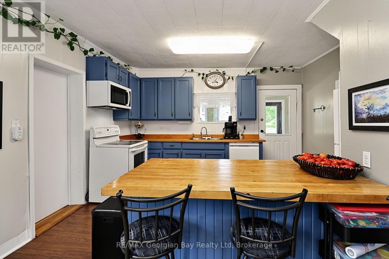 154 ROBERT STREET W, Penetanguishene, Ontario, L9M1P8