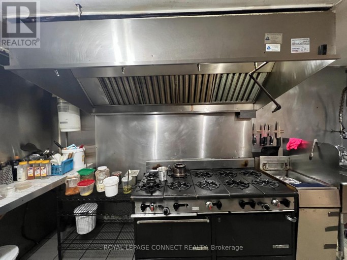 965 BLOOR STREET W, Toronto (Dovercourt-Wallace Emerson-Junction), Ontario, M6H1L7