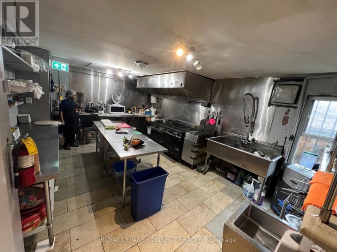 965 BLOOR STREET W, Toronto (Dovercourt-Wallace Emerson-Junction), Ontario, M6H1L7