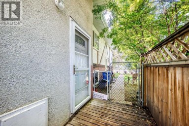 7726 & 7728 34 Avenue NW Calgary Alberta photo 10