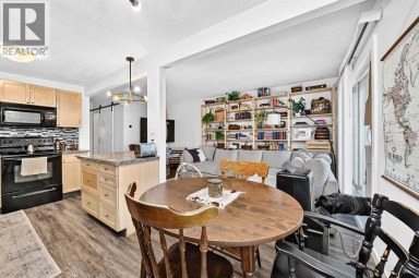7726 & 7728 34 Avenue NW Calgary Alberta photo 16