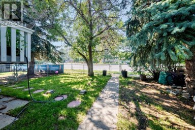 7726 & 7728 34 Avenue NW Calgary Alberta photo 2