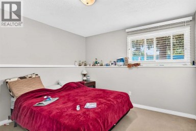 7726 & 7728 34 Avenue NW Calgary Alberta photo 28
