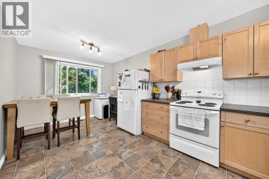 7726 & 7728 34 Avenue NW Calgary Alberta photo 31