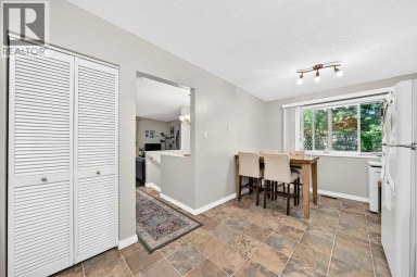 7726 & 7728 34 Avenue NW Calgary Alberta photo 32