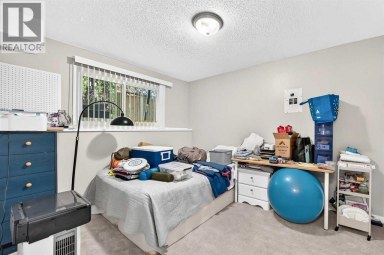 7726 & 7728 34 Avenue NW Calgary Alberta photo 37