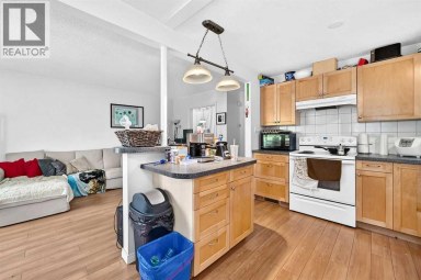 7726 & 7728 34 Avenue NW Calgary Alberta photo 39