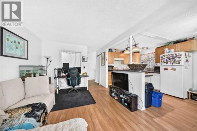 7726 & 7728 34 Avenue NW Calgary Alberta photo 40
