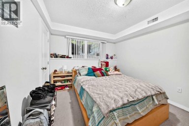 7726 & 7728 34 Avenue NW Calgary Alberta photo 43